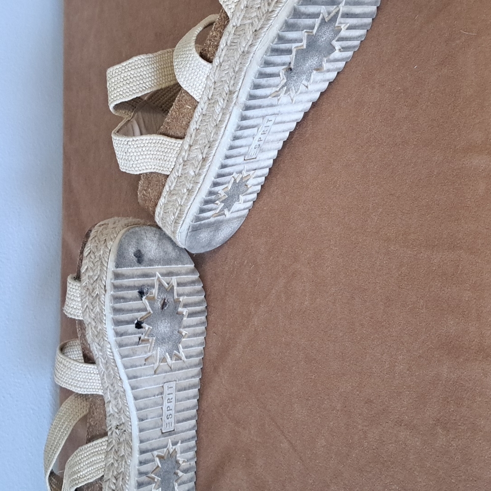 Strappy Espadrille Wedge Cork size 7 beige comfortable sandals. - Picture 7 of 7